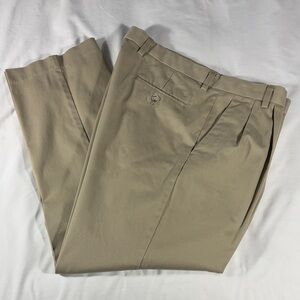 Dockers mens khaki D3 Classic Fit double pleated chino pants - size 38x30.5